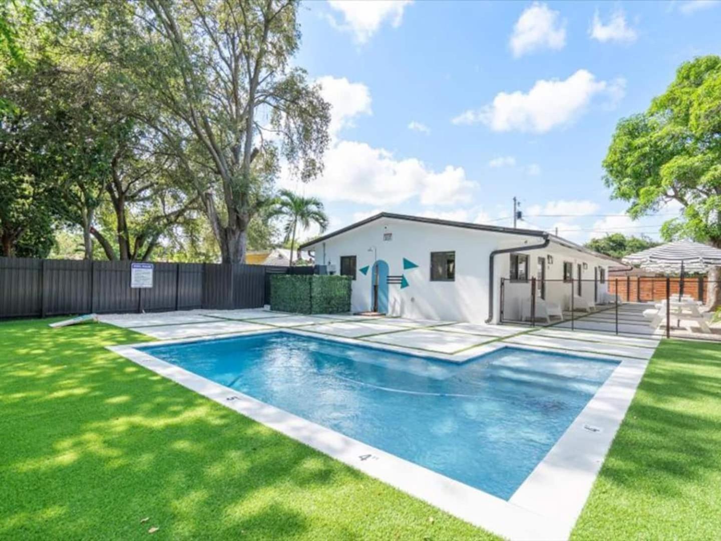 Cozy Getaway Heated Pool & Sun Loungers Apartamento Miami